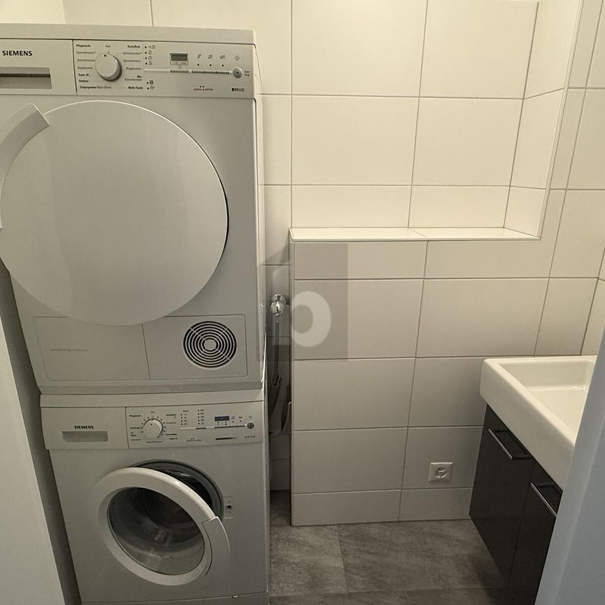 HELL, MODERN MIT BALKON UND TOP KÜCHE - Photo 1