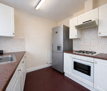 3 bedroom semi-detached house to rent - Photo 5