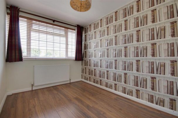 4 bedroom semi-detached house to rent - Photo 1