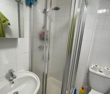 Studio Flat, Station Road, N3 - Photo 1