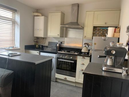 1 bedroom mews to rent - Photo 3