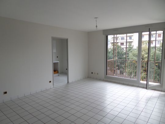 CHAMBERT CENTRE BEAU T2 – REF 289 - Photo 1