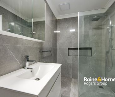 Renovated Upstairs Unit with Spacious Living - Photo 3