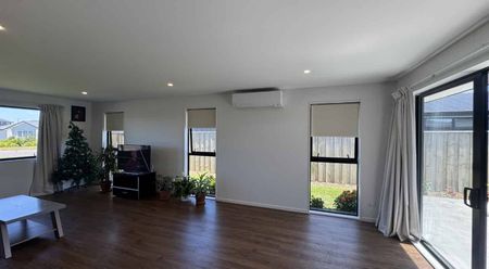 Warm, Welcoming & Wonderfully Modern - Photo 4