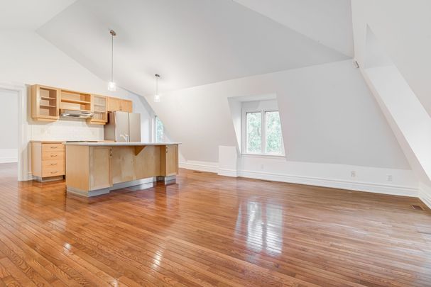 For Lease - 12 A Admiral Road, Toronto, Ontario - Photo 1