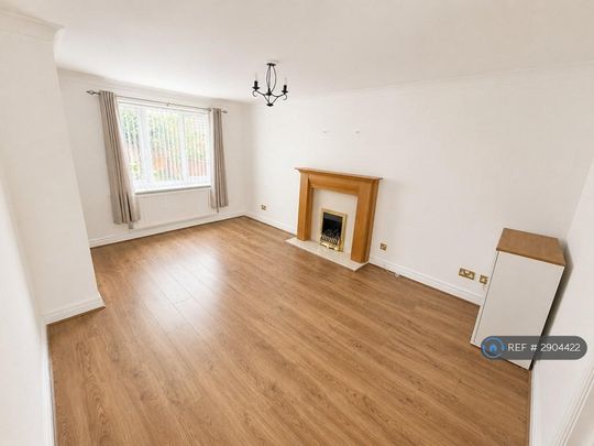 3 bedroom semi-detached house to rent - Photo 1