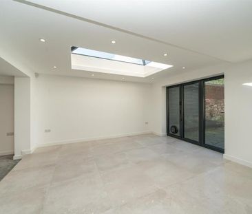 4 bedroom detached house to rent - Photo 1