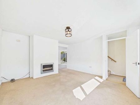 Greenfields Way, Horsham, RH12 - Photo 2