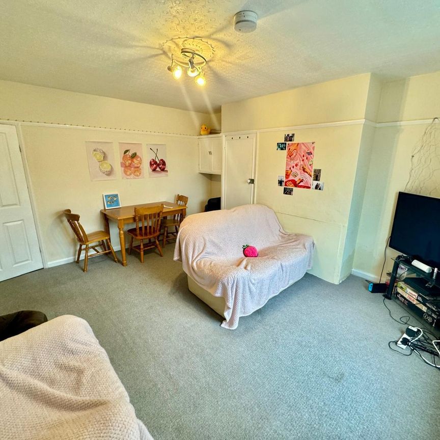 Foxley Close, Norwich - Photo 1