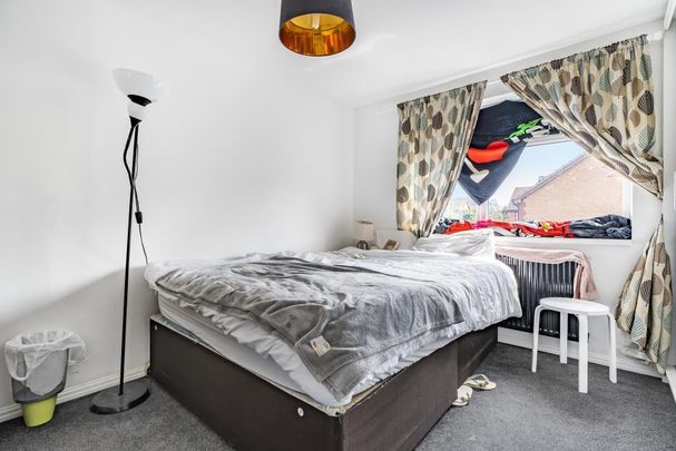 4 bedroom semi-detached house to rent - Photo 1