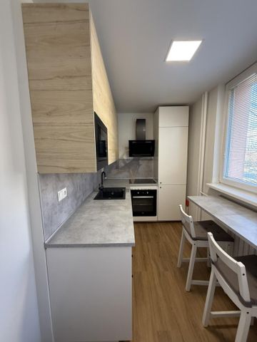 Pronájem bytu 2+1 58 m2 - Fotografie 4