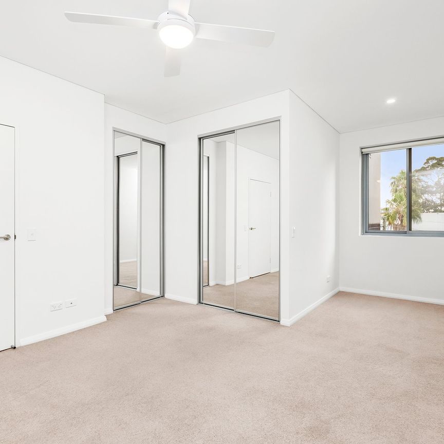 Two Bedroom Security Apartment With Parking - Photo 1