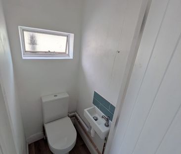 3 Bed Semi-Detached House, Lancaster Road, SO16 - Photo 3
