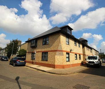 1 bedroom ground floor flat to rent - Photo 3