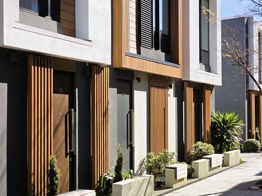 Paddington Living at its best! - Photo 1