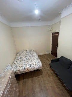 Studio Flat, Mount Pleasant Road, N17 - Photo 2