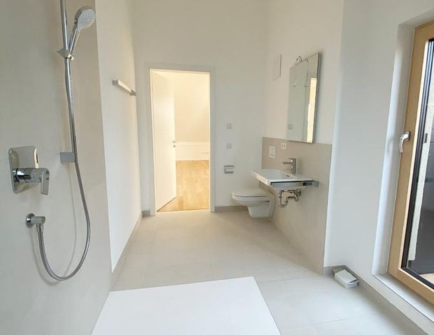Traumhafte 3-Zi-DG-Wohnung mit exklusiver Dachterrasse (Erstbezug) Barrierefrei - Photo 1