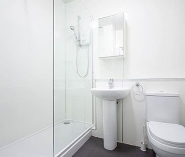 8 bedroom flat share to rent - Photo 1