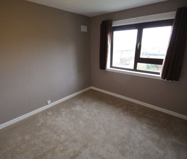 1 Fordyce Avenue, AB53 6SD, Turriff - Photo 3