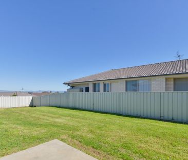 OXLEY VALE - Four Bedroom Double Garage - Photo 2