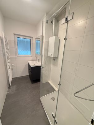 * ERSTBEZUG N. SANIERUNG: Schöne 3,5-Zi.-Whg. * 2 Balkone * Parkett * in gefragter Halbhöhenlage * - Photo 1