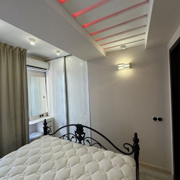 Se inchiriaza apartament cu o camera - Fotografie 1