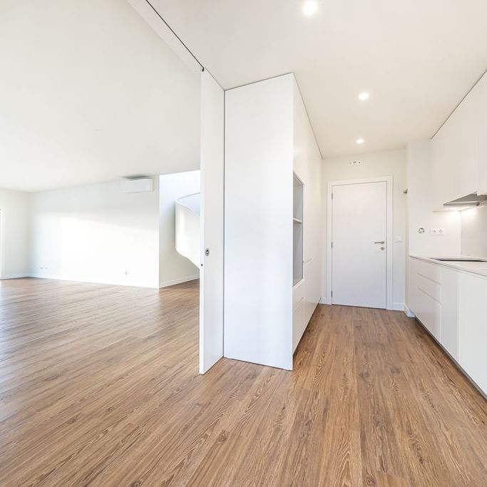 5 room luxury Apartment for rent in Areeiro, Lisbon - Photo 1