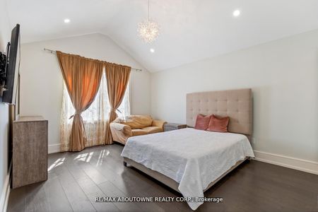 For Lease - 265 Woodale Avenue, Oakville, Ontario - Photo 3