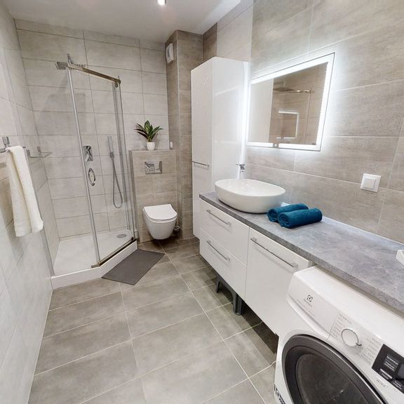 Dobry standard! 3 pokoje, klimatyzacja, parking - Фото 1