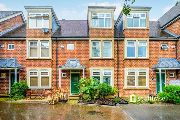 4 bedroom townhouse to rent - Photo 1