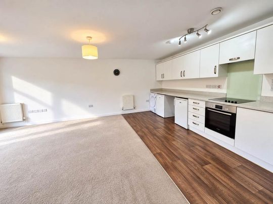 2 bedroom flat to rent - Photo 1