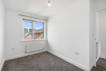 3 bedroom end of terrace house to rent - Photo 3