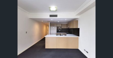 Spacious 1 bedroom + Parking - Photo 3