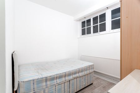 4 Bed Flat, Clifton House, E2 - Photo 3