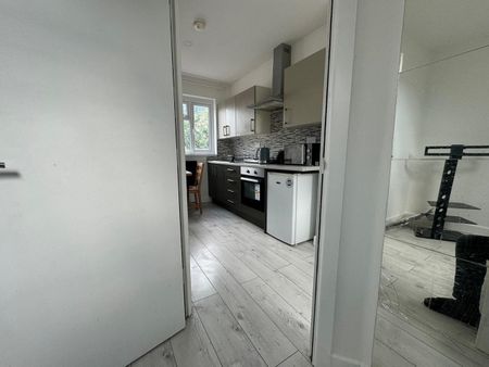 1 Bed Flat, Springbank Road, SE13 - Photo 5