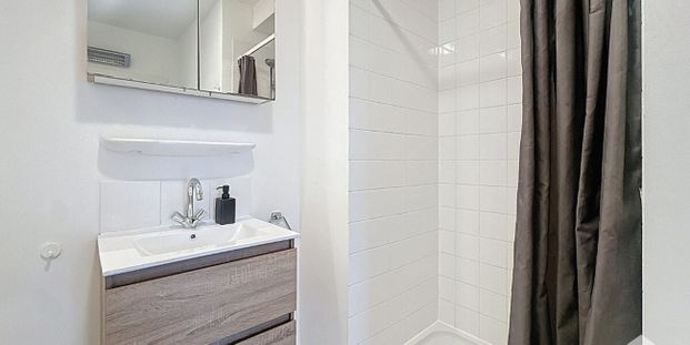 Appartement te huur in Brussel voor € 950 met 1 slaapkamer - Photo 1