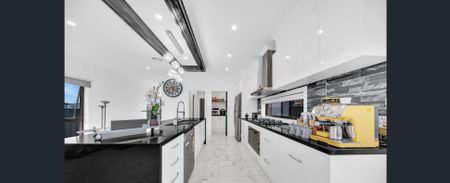 Modern Upgraded Double Storey Family Home! - Photo 3