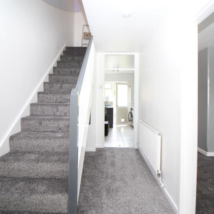 3 Bedroom House - Terraced To Let - Photo 1