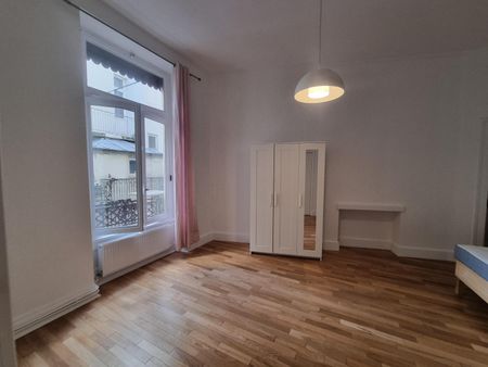 Location Appartement 3 pièces 71m² LYON 2ème - Photo 5