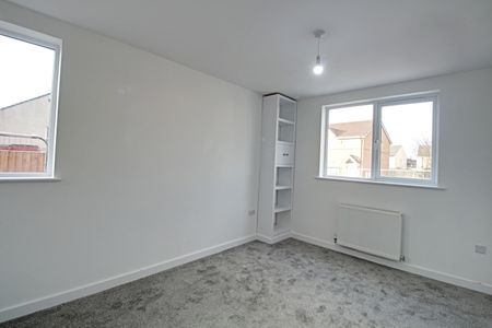 3 Bedroom - Photo 4