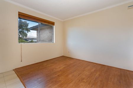 One Bedroom with Plenty of Natural Light - Photo 5