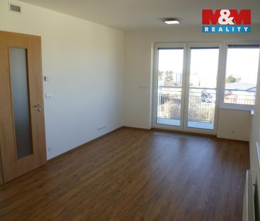 Pronájem bytu 2+kk 58 m², U Radosti 225, Praha - Photo 1
