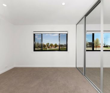 Spacious Townhouse in an Ideal Location! - Photo 3