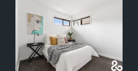 A MUST SEE! Designer Upper-Level Unit in Prime Location - Photo 4