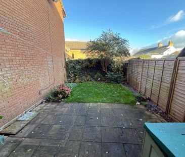 2 Bed House - Terraced - Photo 6
