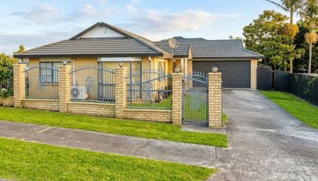 Spacious Single-Storey Family Living in Sought-After Peninsula Park - Photo 3