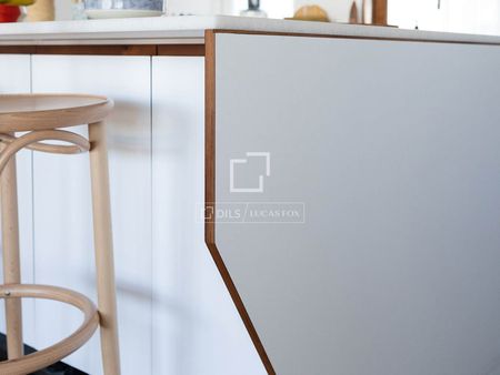 Attractive 3-bedroom apartment with a unique eclectic design and layout, for rent near Bouzas Square in Vigo city centre, Pontevedra - Photo 5
