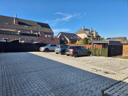 Energiezuinig gelijkvloersappartement met 1 slaapkamer, terras en autostaanplaatsen - Photo 3