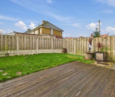 1 Charnock Crescent, S12 - Photo 3