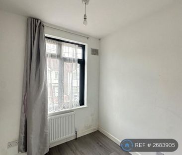 4 bedroom terraced house to rent - Photo 4